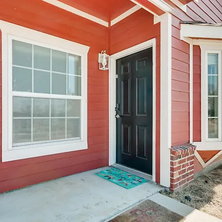 Cozy Afton Retreat With Game Room, Hot Tub And Grill!
